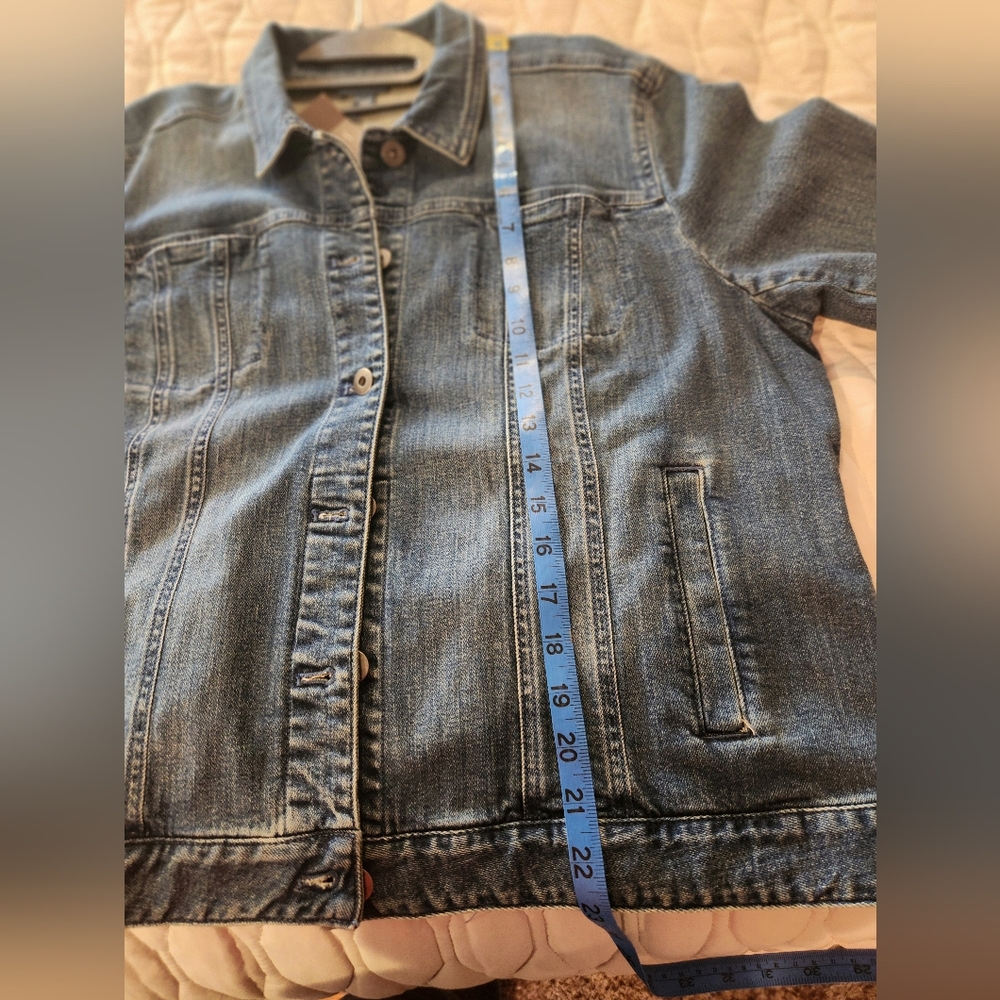 Women's Jean Jacket - Picture 7 of 8
